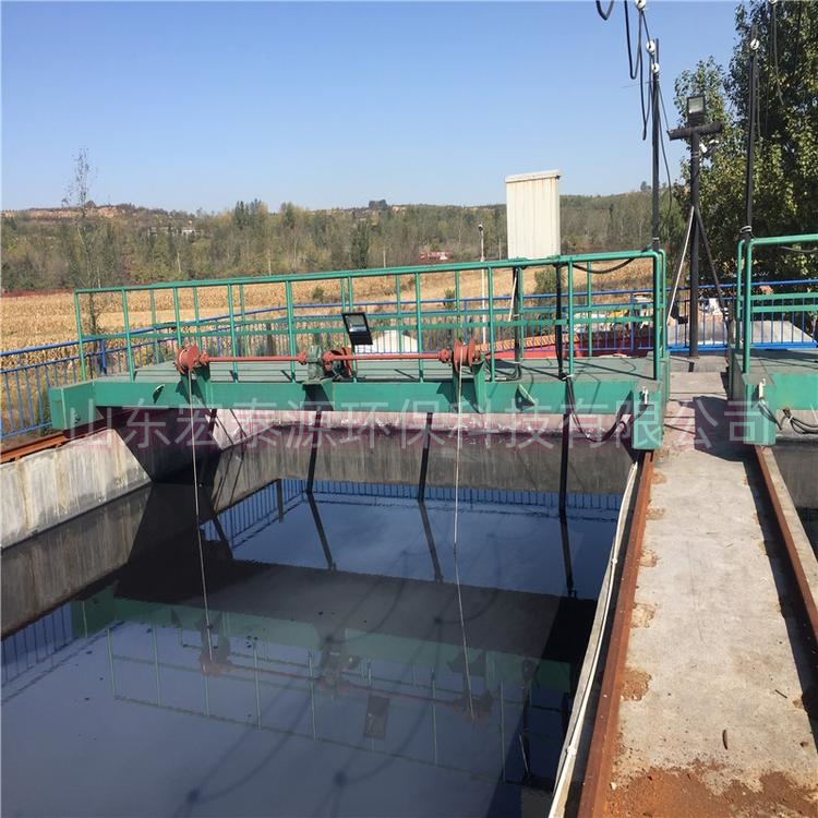 行车式刮吸泥机