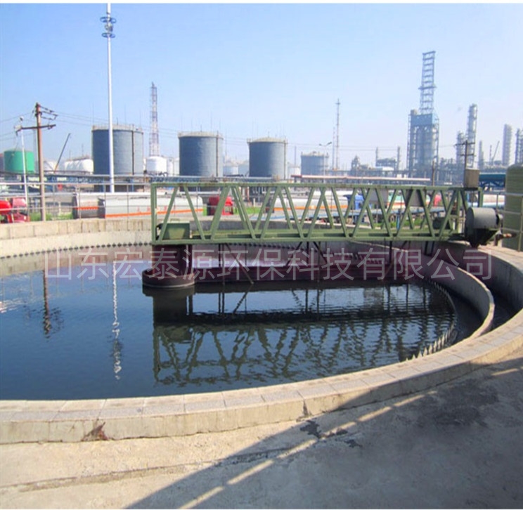 周边传动刮泥机：水环境治理中的实用型污泥处理设备