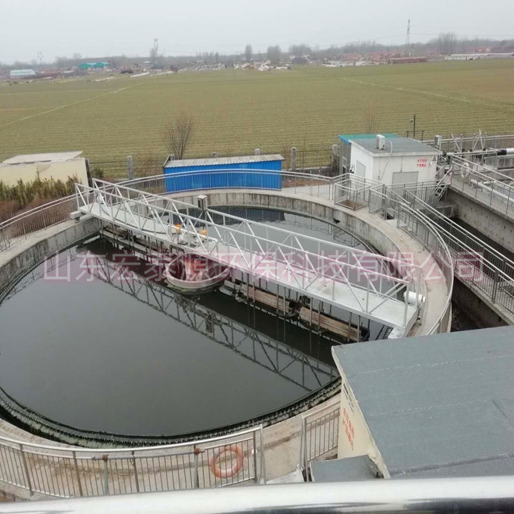 中心传动刮泥机：辐流沉淀池泥水分离的利器